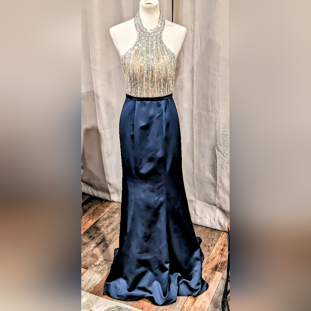 Camille La Vie Diamond & jeweled choker top Silk Navy bottom Formal dress size4